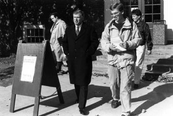 95 quayle1026.jpg